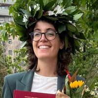 Studentessa di Fisica all'università Bicocca di Milano, propone materie scientifiche a ragazzi e ragazze di classi medie e superiori