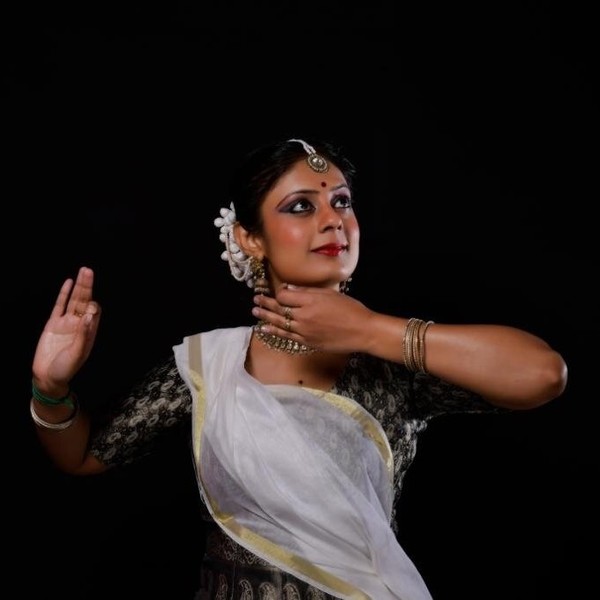 Gold Medalist, Doordarshan and Kathak Kendra repertoire Artist, available for Kathak tuitions online and offline. Group teaching is also available.