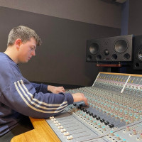 London Colledge of Music Graduate and practicing recording and mixing engineer teaches music technology for A-Level and above.