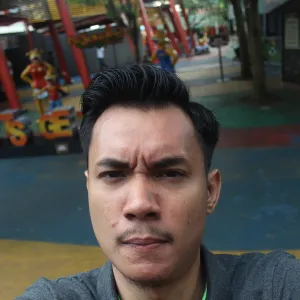 AZMI FAUZAN FIRDAUS - Guru mengemudi mobil - 