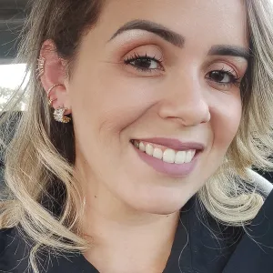 Livia - Professor de português para estrangeiros - 