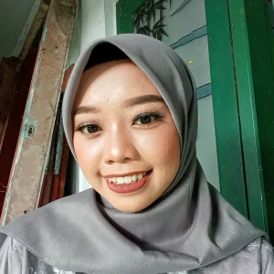 Emma - Guru mengaji - 