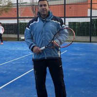 Entrenador Tenis titulado por el Registro Profesional de tenis ,clases desde principiantes hasta alta competición y monitor Padel todos los niveles en Castellon y provincia.
