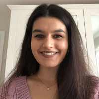 Student at Queen's University Belfast studying Pharmacy, completed A-Levels and GCSEs and keen to provide tutoring in any maths/science-subject