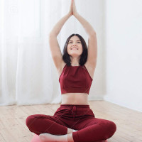 Profesora de yoga te ayuda a encontrar tu estilo y ritmo ideal