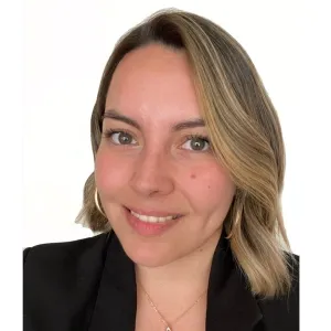 María de los Ángeles - prof de Economía - Las Condes