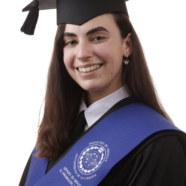 Graduada en Biología, con experiencia en institutos. Clases de biología, química e inglés hasta bachillerato y matemáticas en la ESO.