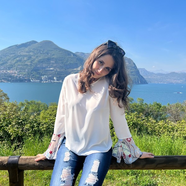 Studentessa di Medicina diplomata al Liceo Scientifico offre ripetizioni di inglese per studenti di scuole elementari, medie e superiori.