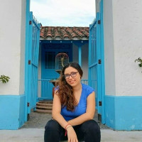 Spanish native teacher offers her services to people from all ages who wants to learn a new language from home or in-person.
