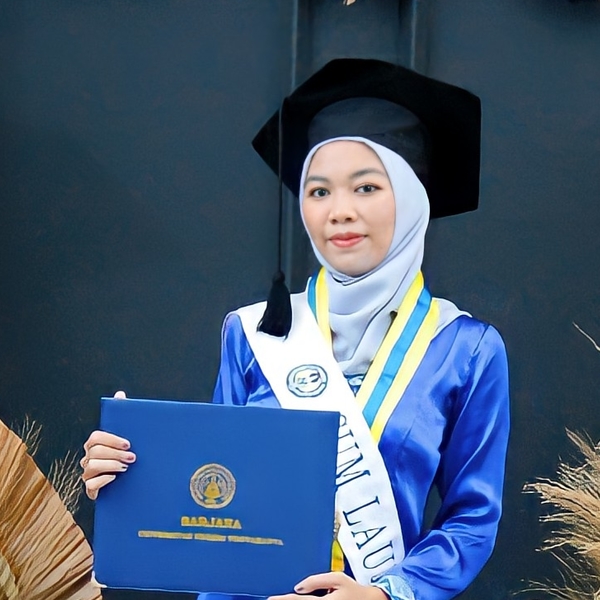 Lulusan Universitas Pendidikan terbaik di Indonesia, mengajar fisika dan ilmu lainnya. Metode yang digunakan akan disesuaikan dengan kebutuhan murid