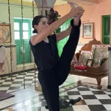 Léa - Prof de yoga - Grenoble
