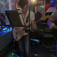 Graduate of performing arts college, I am a self taught guitar player who has been playing since 2016. I have loads of experience with teaching, as I am also a drama teacher. If you want to learn the 
