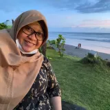 Putri - Guru matematika - 