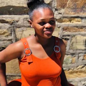 Siwaphiwe - English tutor - East London