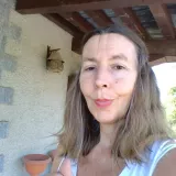 Amanda - Insegnante di aiuto compiti - Suno