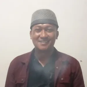 Galuh - Guru mengaji - Jember