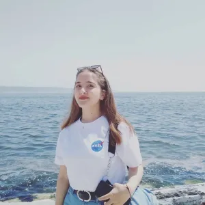Erva - İngilizce öğretmeni - 