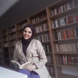 Elif - Türkçe öğretmeni - 