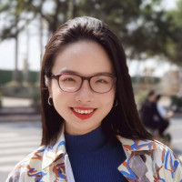 Englisch und Chinesisch Dolmetscherin und Übersetzerin Master-Studentin an der Uni Bonn absolviert