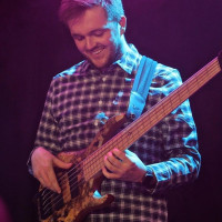 Graduate from the University Sheffield's music department teaching electric bass in Sheffield.