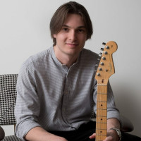 Professional gigging guitarist with 10 years experience available to teach any level from beginner to advanced