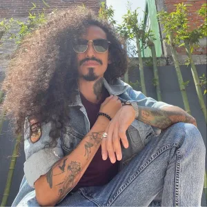 Efhry - profesor de filosofía - Morelia