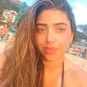 Lara - Professor de português - Goiânia