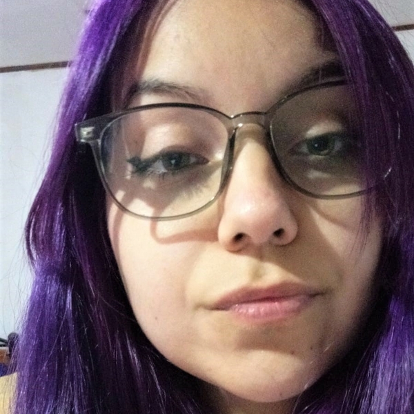 Estudiante de Antropología-Arqueología da clases de Historia para nivel básica y media