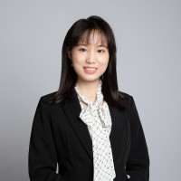 Hello everyone~ Born and raised in Hong Kong, I share 5 years teaching experience as an online tutor. I speak native Cantonese, fluent Mandarin and English, and I am currently learning French and Germ
