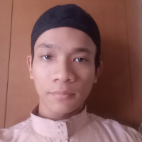 Mondok setelah lulus SMA selama 4 tahun dan sekarang Pengajar Diniyyah di smp Islam Jakarta.