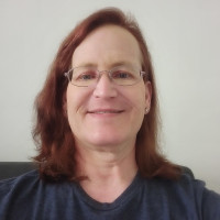 I am an American that has moved here and could work with you to improve your speech. I can also help with your writing and reading skills.