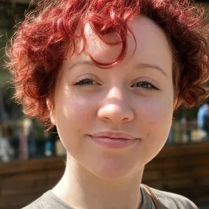 Larissa - Art and design tutor - Irvington