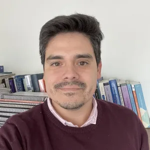 Francisco - prof de Economía - San Miguel