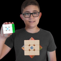 Hola soy Ibai aprendí a hacer el cubo de rubik en menos de un minuto con 6 años, enseño a personas de cualquier nivel  !Me encantaría ser tu profesor¡ Adiós