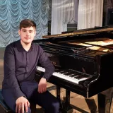 Антон - викладач гри на фортепіано - Полтава
