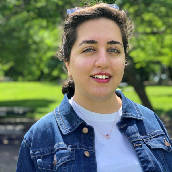 Hey, I'm an English Literature student in Montreal! I was born and raised in Iran so I speak Farsi as well as English. I've always been an English lit enthusiast as long as I remember. I can help you 