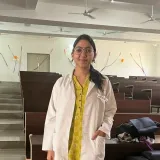 Vanshika - Biology tutor - Delhi
