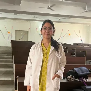 Vanshika - Biology tutor - Delhi