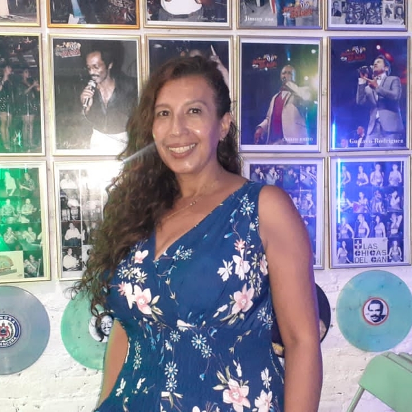 Historiadora y bailarina de musica salsa y musica latina ,presentadora de radio y television