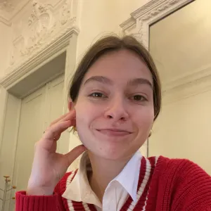 Coralie - Prof de droit - Courbevoie
