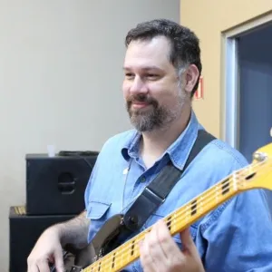 Ronan - Professor de viola - São Miguel do Rio Torto