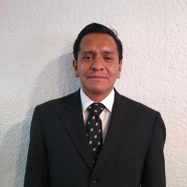 Ingeniero quimico. Graduado de la UNAM Enseño Quimica, Fisica, Matematicas, Nivel secundaria y medio superior