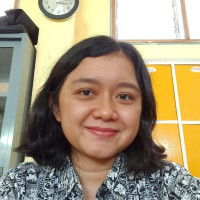 Saya Paulina, saat ini bekerja sebagai Guru Matematika di sekolah swasta di daerah Surabaya Timur, berpengalaman mengajar matematika sejak tahun 2010.