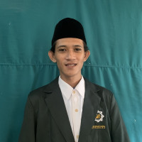Perkenalkan nama saya Galih, lulusan UINSA Surabaya prodi Bahasa & Sastra Arab fakultas Adab & Humaniora (S.Hum).  Sebelum kesini saya mengajar ngaji al-quran di Tpq As-Salafiyah Gununganyar Surabaya.