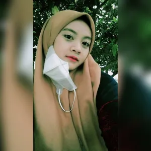 Lutfia - Guru mengaji - 
