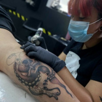 Artista tatuadora con 10 años de experiencia en el ámbito del dibujo. Brindo atención personalizada