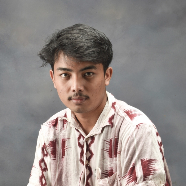 Mahasiswa ISI Yogyakarta yang menguasai fotografi baik secara teknis maupun teori. Saya memiliki pengalaman di dunia fotografi yang cukup luas dengan prestasi nasional maupun internasional