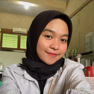 Nur - Guru matematika - Surakarta