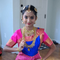 A passionate Bharatanatyam dancer with 8 years of dancing and learning experience. Works well kids, teens, and beyond.