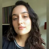 Laura - Prof de canto - 